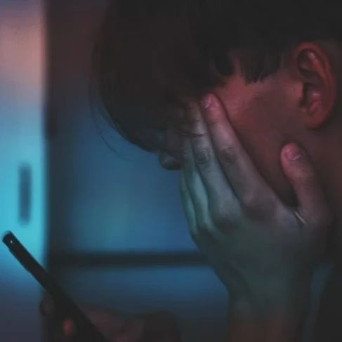 App开发中的互动体验：如何利用互动体验提高应用程序的用户粘性和活跃度？
