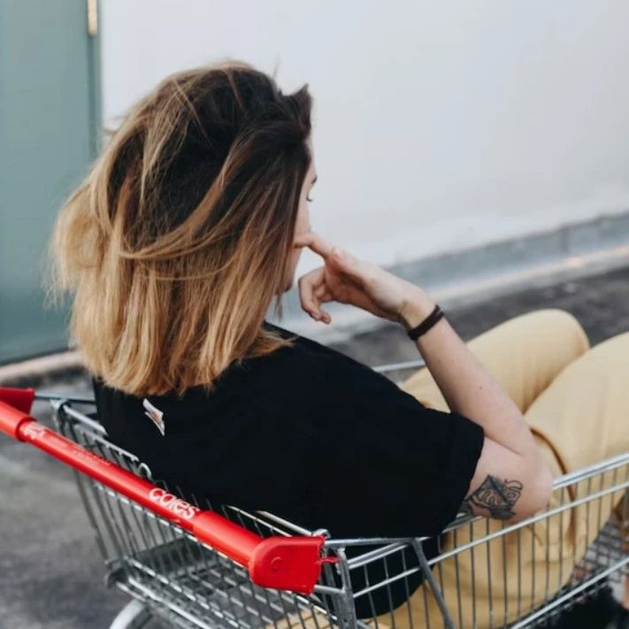 独立站如何在跨境电商平台上通过O2O模式提升线上线下融合的效果？